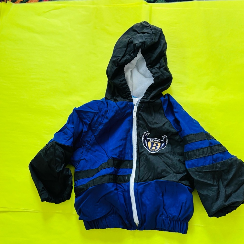Baltimore Ravens fans! Perfect Vintage 90’s windbreaker for kids